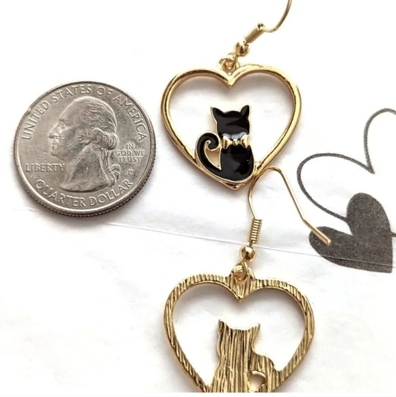 Black Cat Gold Heart Shaped Dangling Hook Earrings - Picture 6 of 7